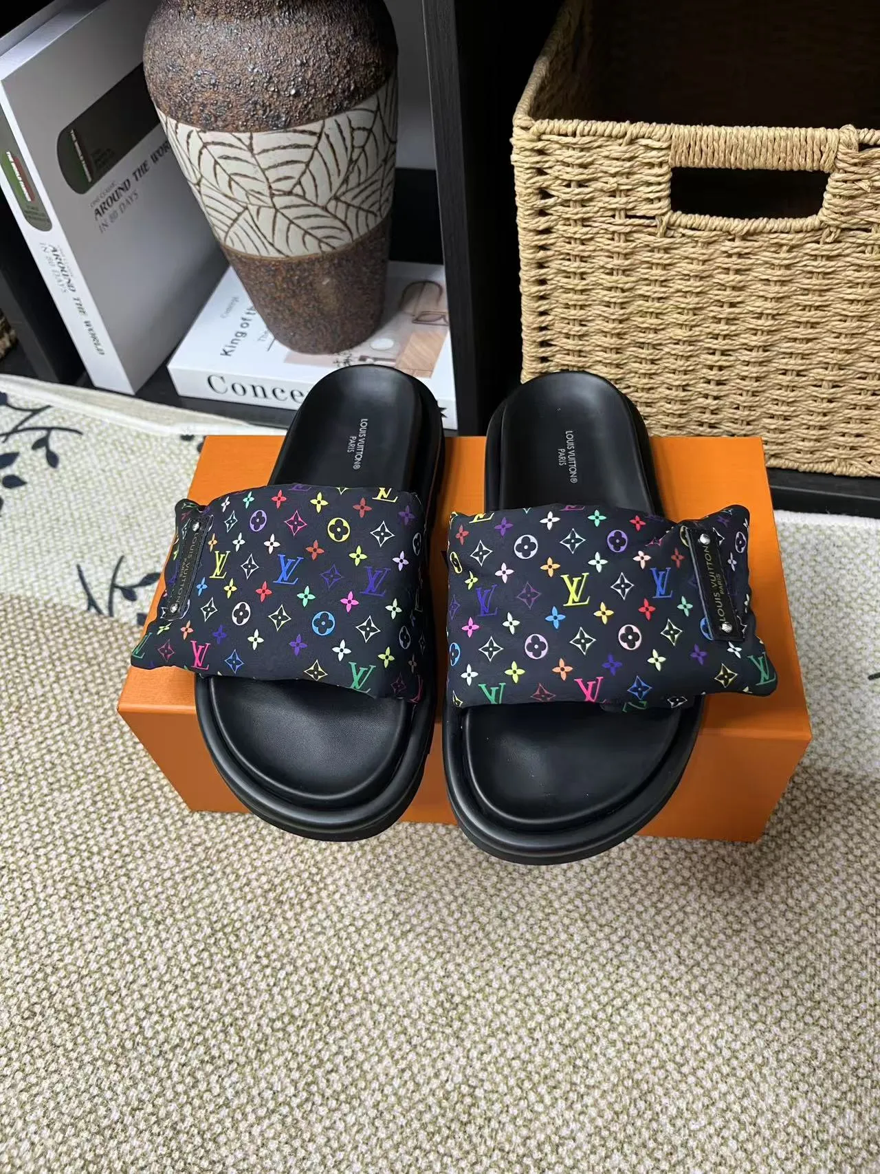 P340 yuan LV Louis Vuitton Full of high-end feel! A popular model among bloggers at home and abroad, it’s retro and fashionable, and looks stunning on your feet! Mainly recommended model on the official website★ ━━━━━ ЅᏇєєt ━━━━━ ▪️Upper: original calfskin ➕5D printing process ▪️Inner: imported mixed sheepskin ▪️Outsole: original molded foam outsole ▪️Size: Female 35-40 Men's 39-44 (women's 41 men's 45)